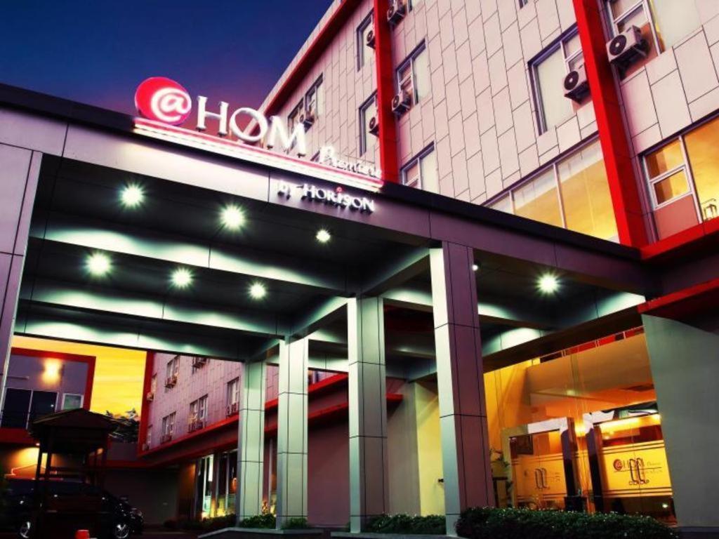 @Hom Premiere Cilacap Exterior photo